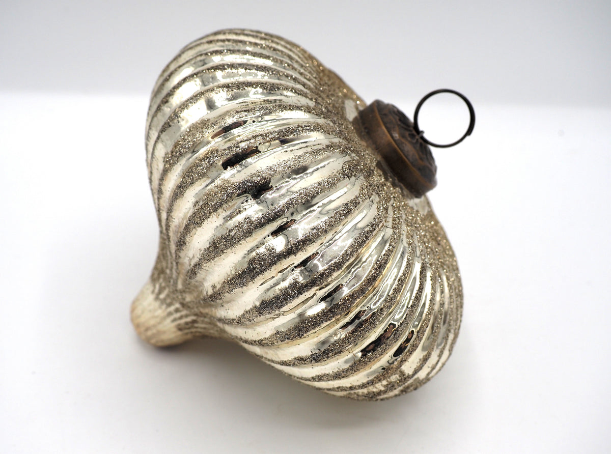 GLITTER CRACKLE LANTERN STYLE BAUBLE IN ANTIQUE SILVER FIINISH