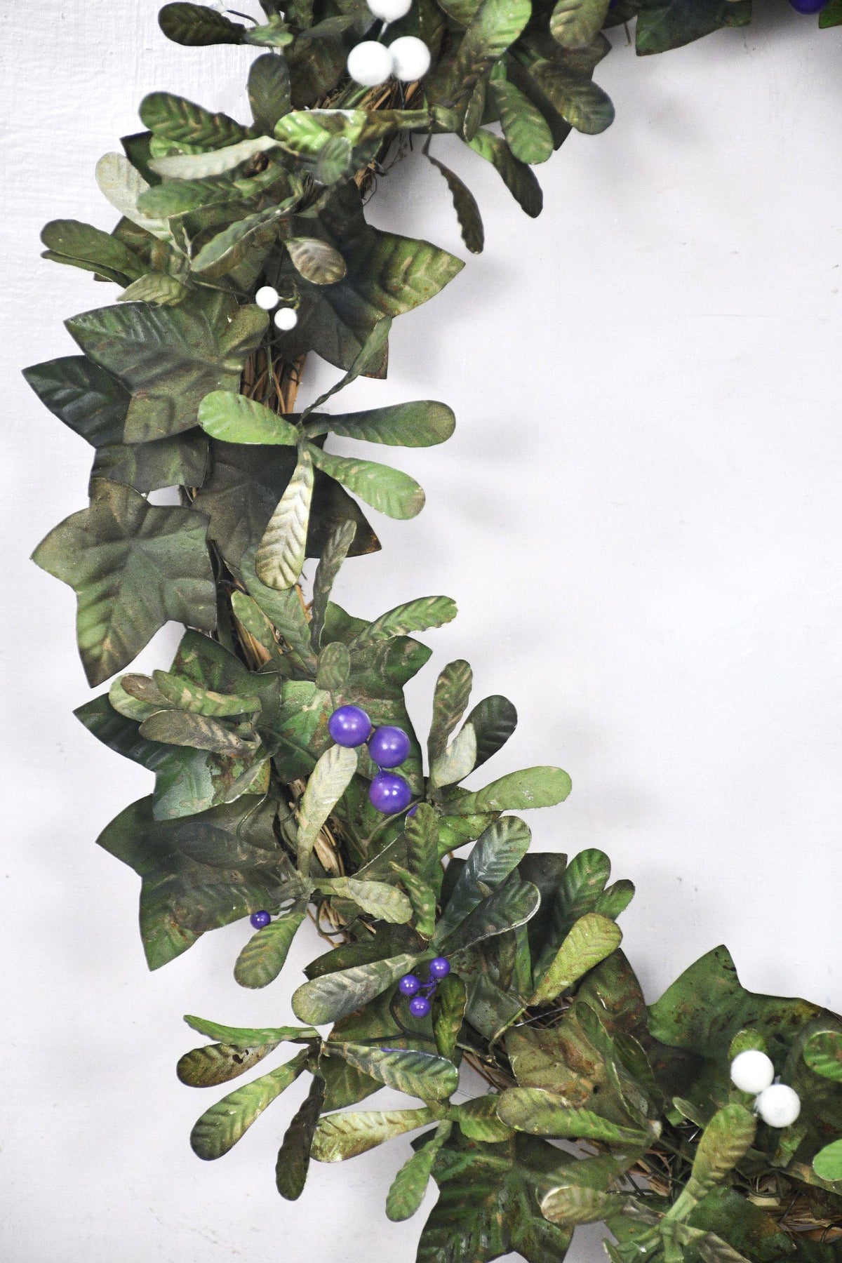 Christmas Artisan Fairtrade Metal Mistletoe Wreath Door Decoration