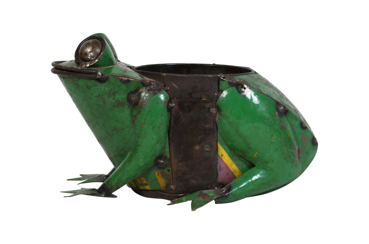 Recycled Iron Frog Garden Pot Decoration - Artisan-Made Planter Figure