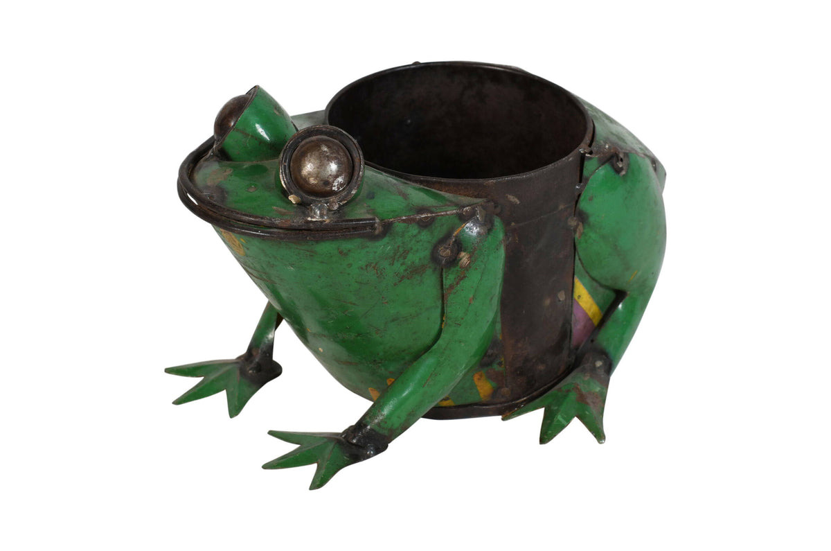 Recycled Iron Frog Garden Pot Decoration - Artisan-Made Planter Figure
