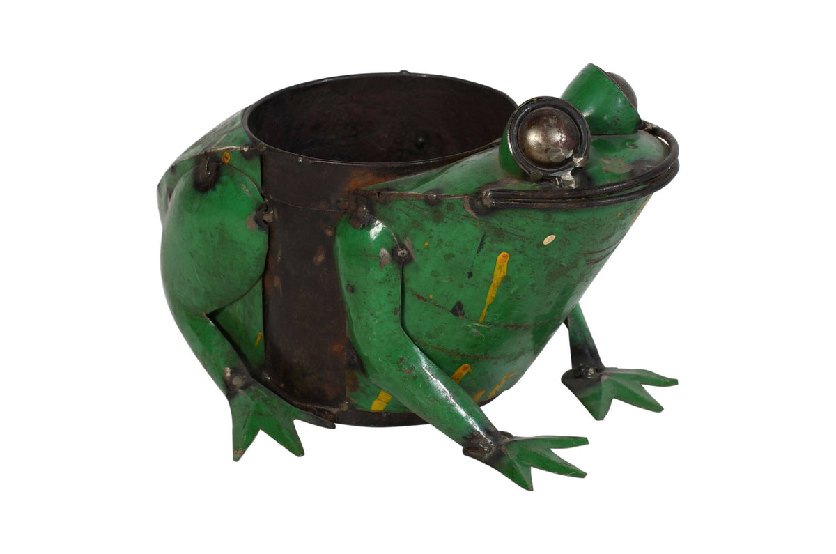 Recycled Iron Frog Garden Pot Decoration - Artisan-Made Planter Figure
