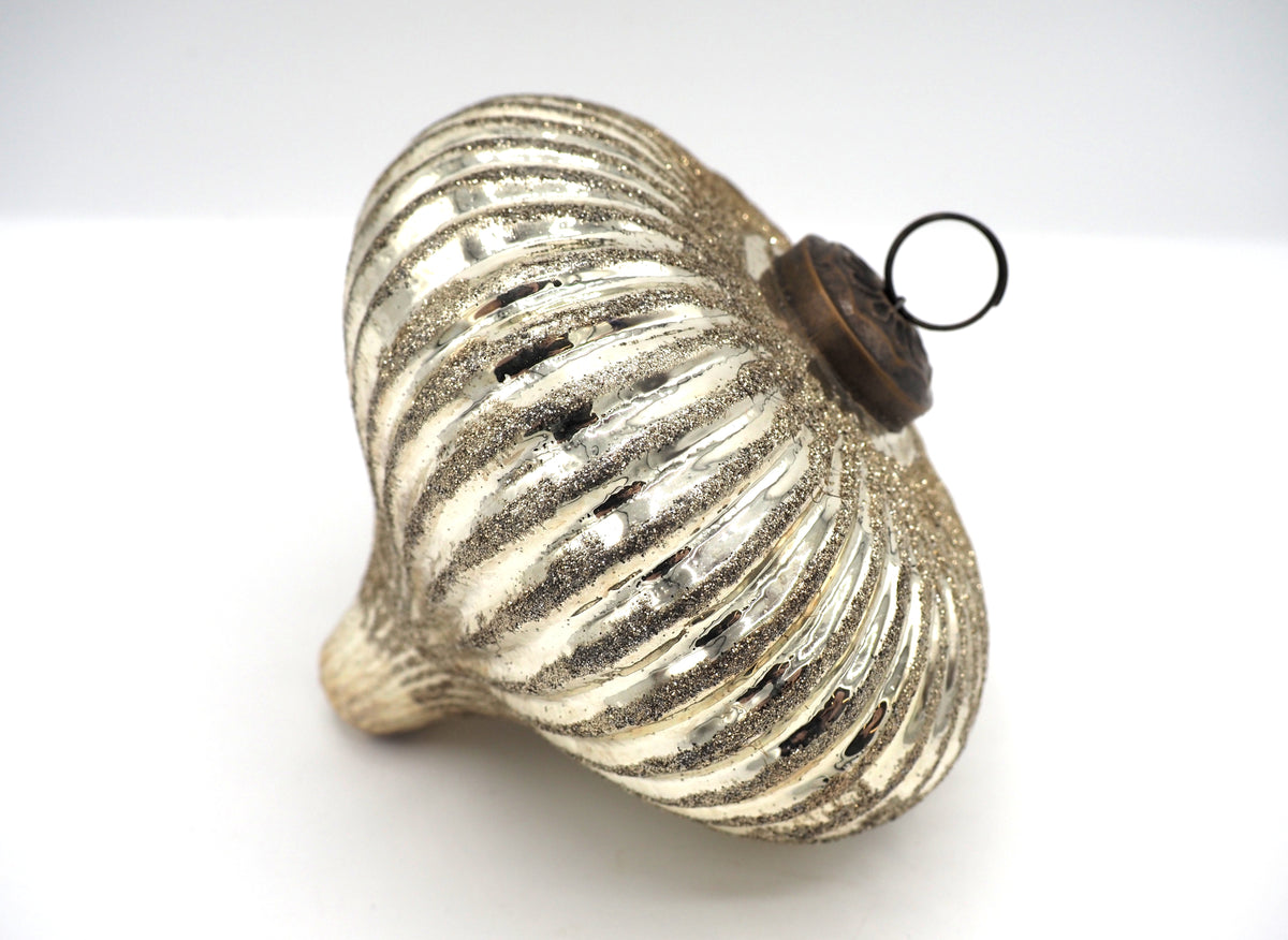 GLITTER CRACKLE LANTERN STYLE BAUBLE IN ANTIQUE SILVER FIINISH