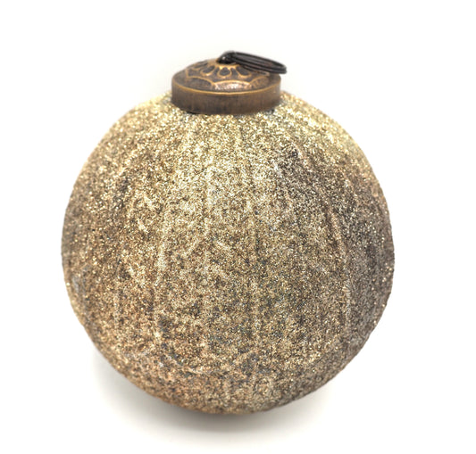 GLITTER CRACKLE BAUBLE IN ANTIQUE SILVER MERCURY FINISH